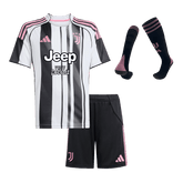 Dziecięcy Zestaw Domowa Juventus (Koszulka + Spodenki + Skarpety) 2025/26 - Topowe Koszulki Pilkarskie Sklep Internetowy